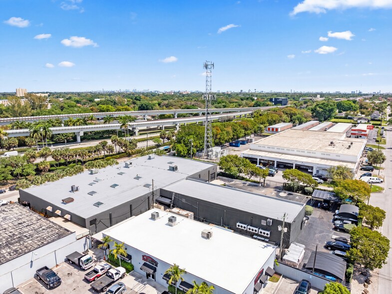 More Photos Of 2500 NW 39th St, Miami Light Distribution For Sale