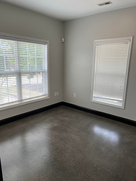 More Photos Of 137-139 Commons Way, Greenville Office For Lease