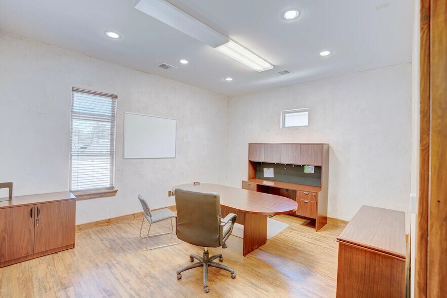 More Photos Of 3209 Fort Worth Dr, Denton Medical For Lease