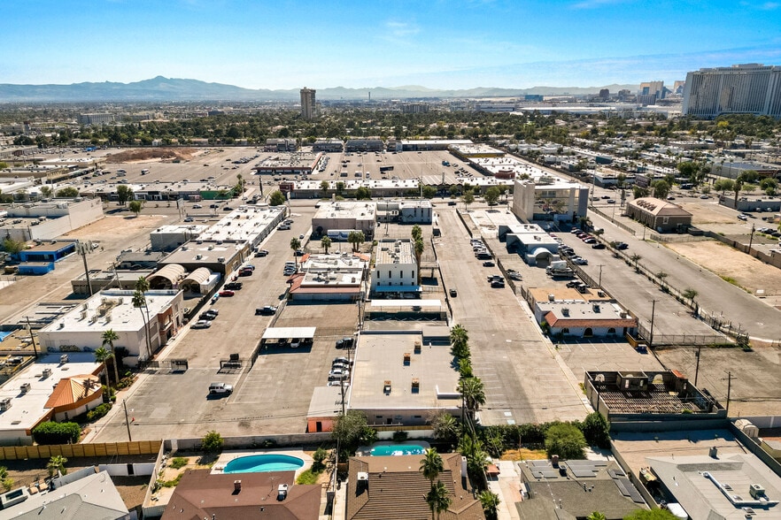 More Photos Of 830 E Sahara Ave, Las Vegas Loft Creative Space For Lease