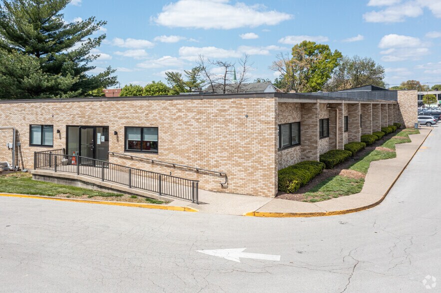 More Photos Of 4122 Shelbyville Rd, Louisville Medical For Sale