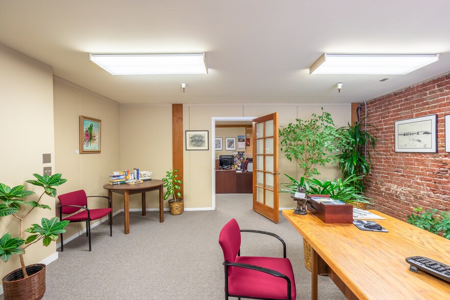 More Photos Of 367-387 N State St, Ukiah Office For Sale