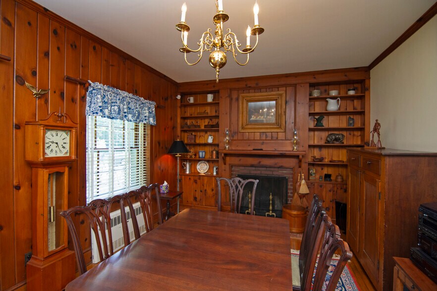 More Photos Of 8789 Seneca Trail South, Ronceverte Office For Sale
