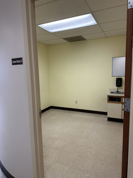 More Photos Of 961 Canal St, Syracuse Medical For Sale