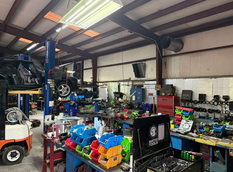 More Photos Of 2430 Oak St, Cumming Service For Sale