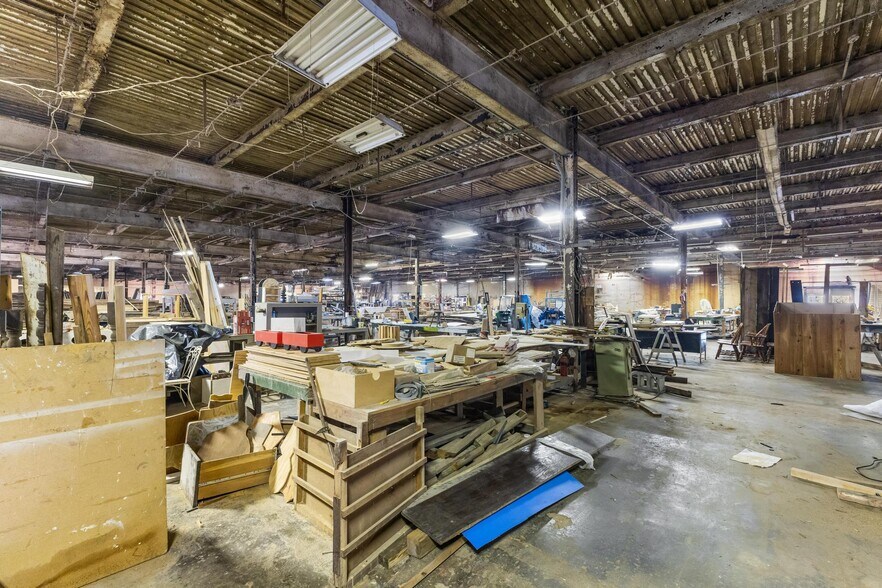 More Photos Of 115 Mill St, Warrenville Manufacturing For Sale
