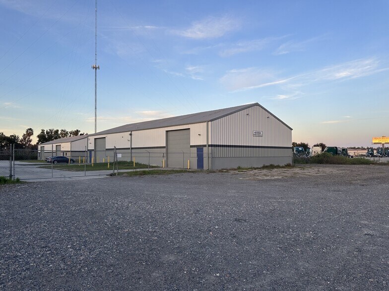 Primary Photo Of 8420 Epicenter Blvd, Lakeland Unknown For Lease