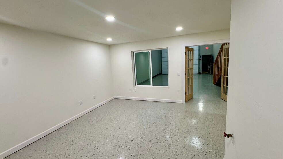 More Photos Of 308 W State Highway 152, Mustang Light Distribution For Lease