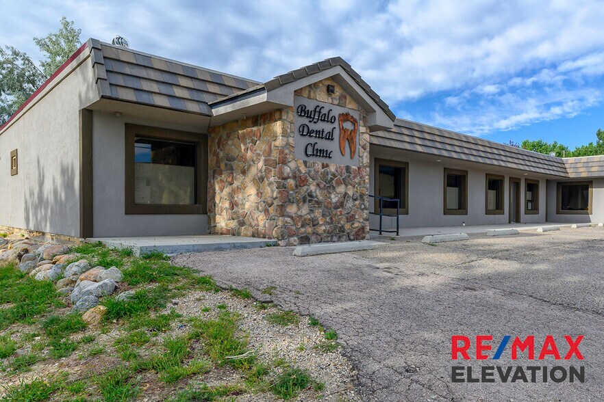 More Photos Of 915 W Fetterman St, Buffalo Office For Sale
