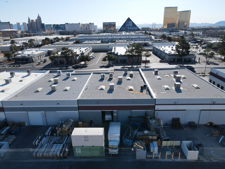 More Photos Of 5155 S Valley View Blvd, Las Vegas Showroom For Sale