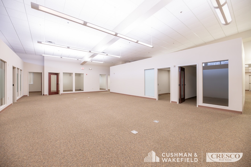 More Photos Of 62 N Summit St, Akron Manufacturing For Sale