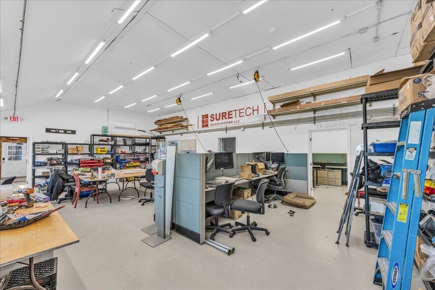 More Photos Of 357 W Main St, Searsport Freestanding For Sale