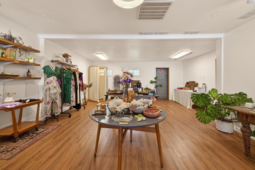 More Photos Of 736-738 Elmwood Ave, Buffalo Storefront Retail Residential For Sale