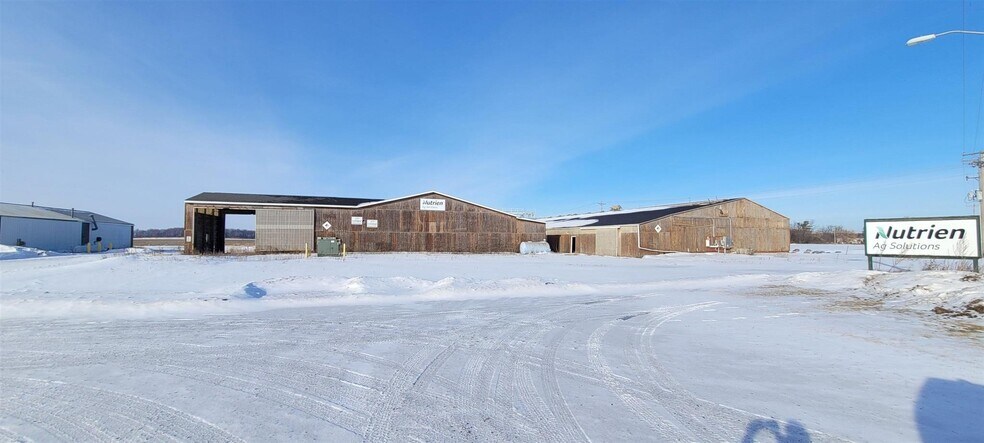 More Photos Of 9072 County Road BB, Plainfield Warehouse For Sale
