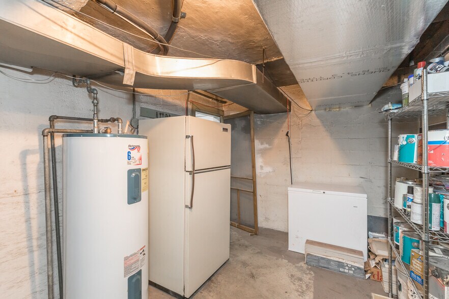 More Photos Of 131 Copenhaver St, Marion Shelter For Sale