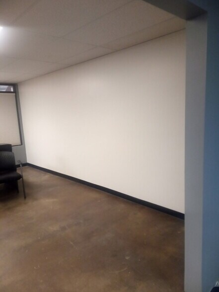 More Photos Of 223 S Lynn Riggs Blvd, Claremore Office For Sale