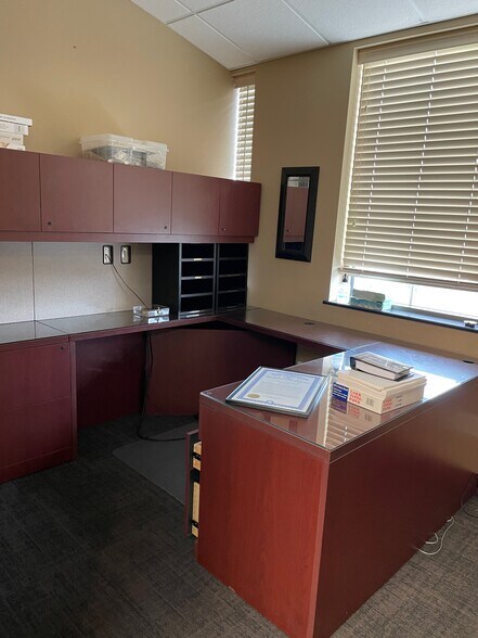 More Photos Of 1170-1254 Walton Blvd, Rochester Hills General Retail For Lease