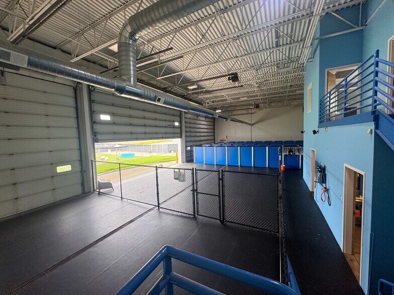 More Photos Of 12260 S Margo Ave, Hastings Showroom For Sale