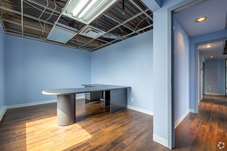 More Photos Of 1100-1190 Rue Bégin, Saint-Laurent Warehouse For Lease