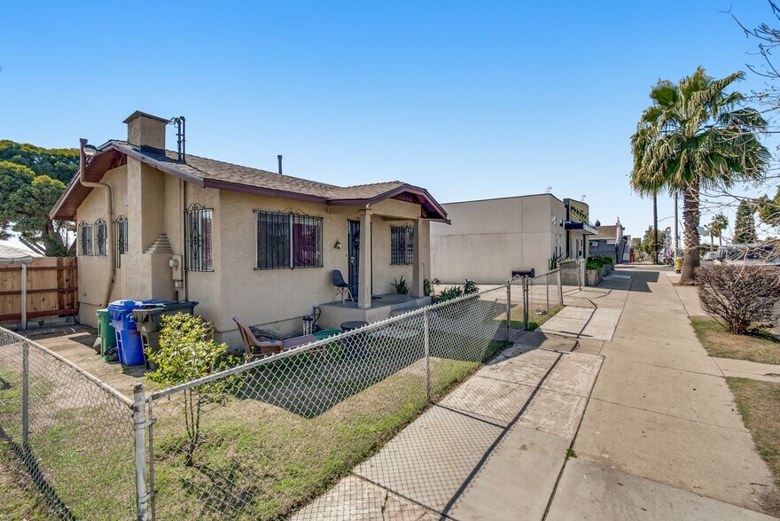 More Photos Of 3905-9 National Ave, San Diego Apartments For Sale