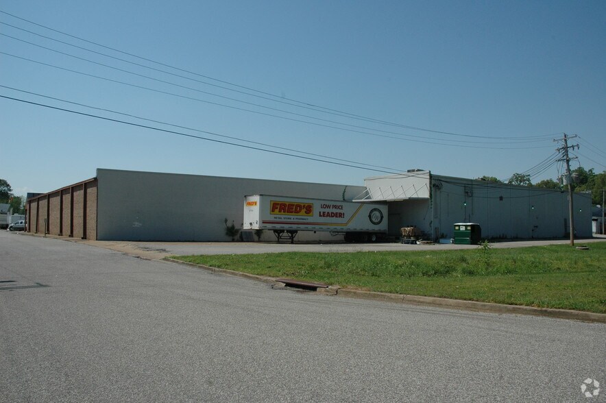 More Photos Of 5024-5028 S 1st St, Milan General Retail For Lease