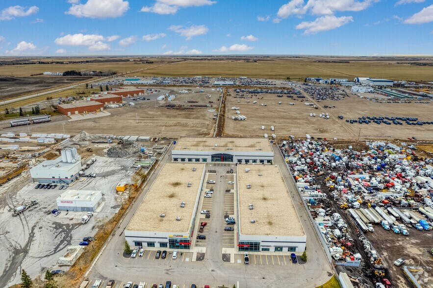 More Photos Of 118 East Lake Blvd NE, Airdrie Warehouse For Lease
