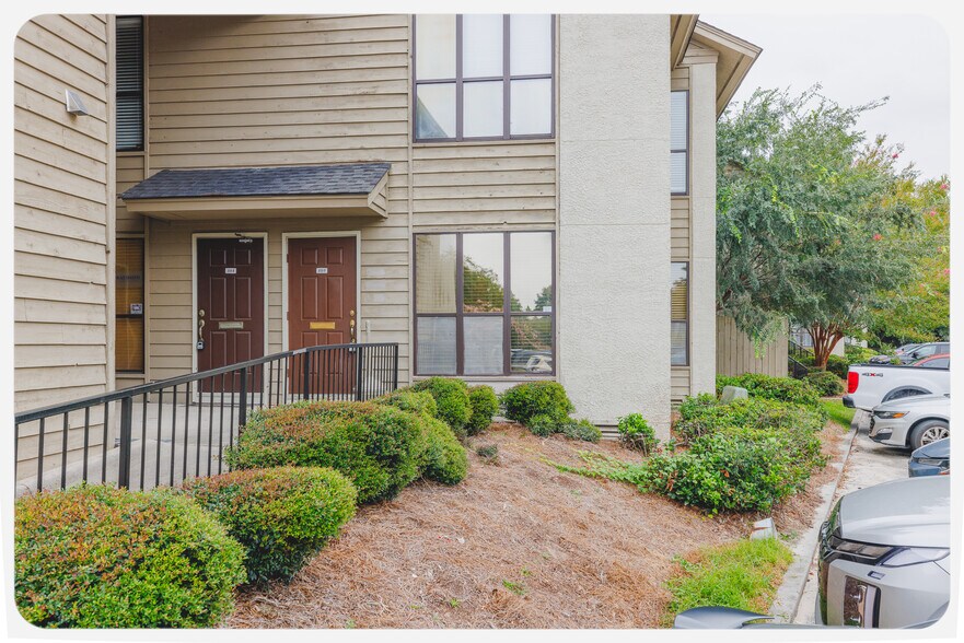 More Photos Of 351 Commercial Dr, Savannah Office Residential For Lease