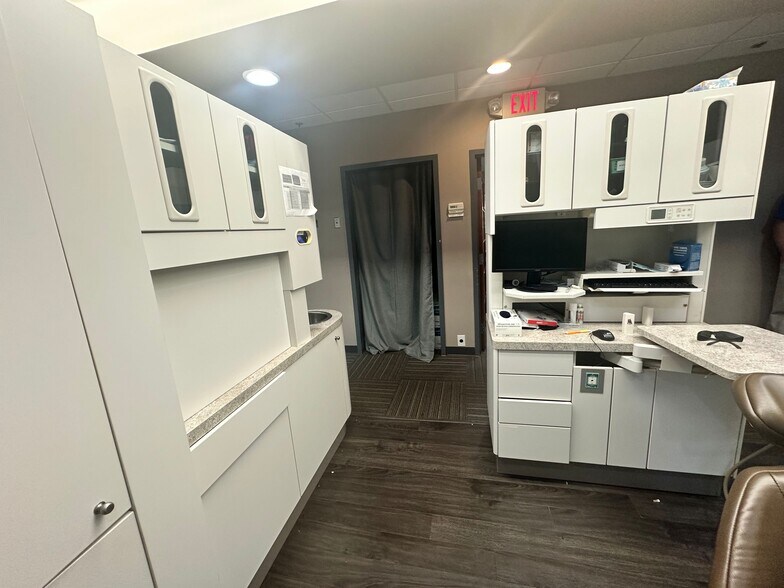 More Photos Of 342 N Main St, Alpharetta Office For Lease