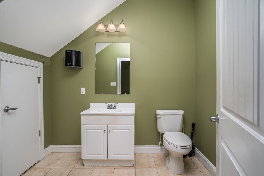 More Photos Of 4025 Capital Dr, Rocky Mount Office For Sale