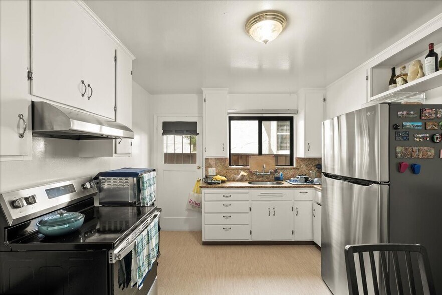 More Photos Of 1172 Clinton St, Redwood City Apartments For Sale