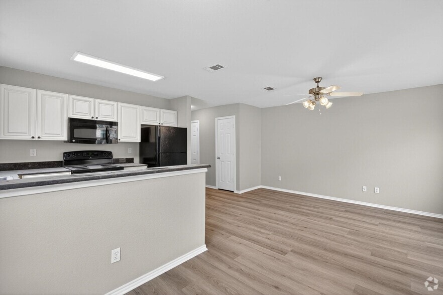 More Photos Of 1502 Claremont Cir, Marble Falls Apartments For Sale