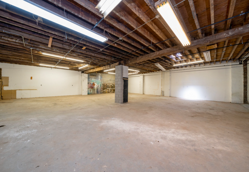 Primary Photo Of 83-85 Debevoise Ave, Brooklyn Warehouse For Lease