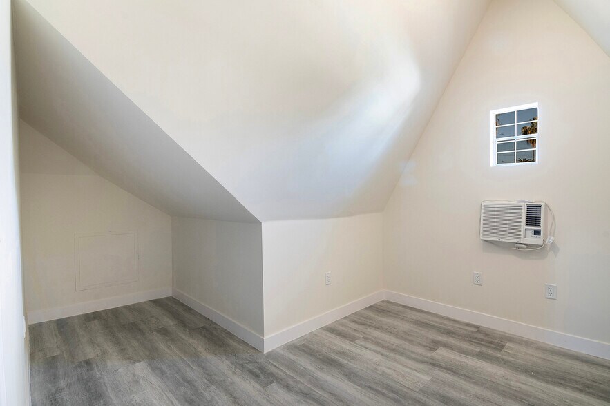 More Photos Of 1732 N Wilton Pl, Los Angeles Apartments For Sale