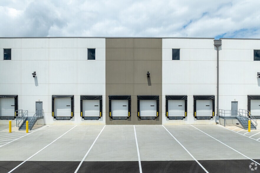 More Photos Of 500 Halls Mill Rd, Freehold Distribution For Lease