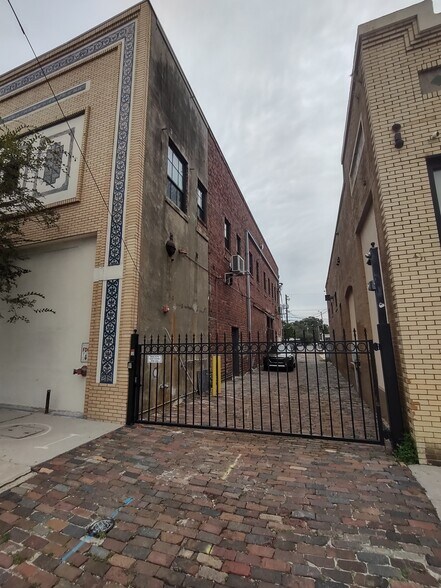 More Photos Of 1617 N Franklin St, Tampa Storefront Retail Residential For Sale