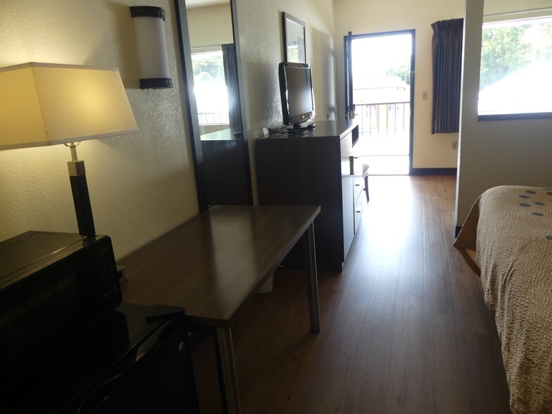 More Photos Of 2120 Lafayette Rd, Fort Oglethorpe Hotel For Sale