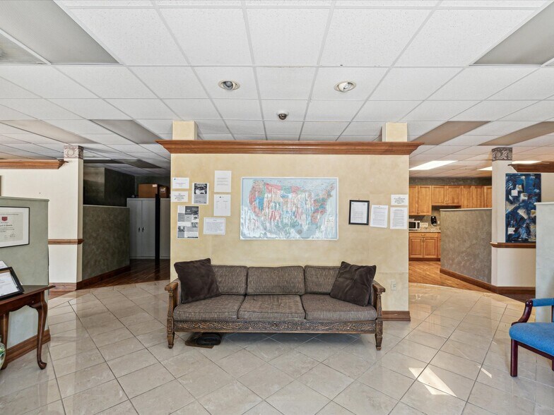More Photos Of 2965 Roosevelt Blvd, Clearwater Office For Sale