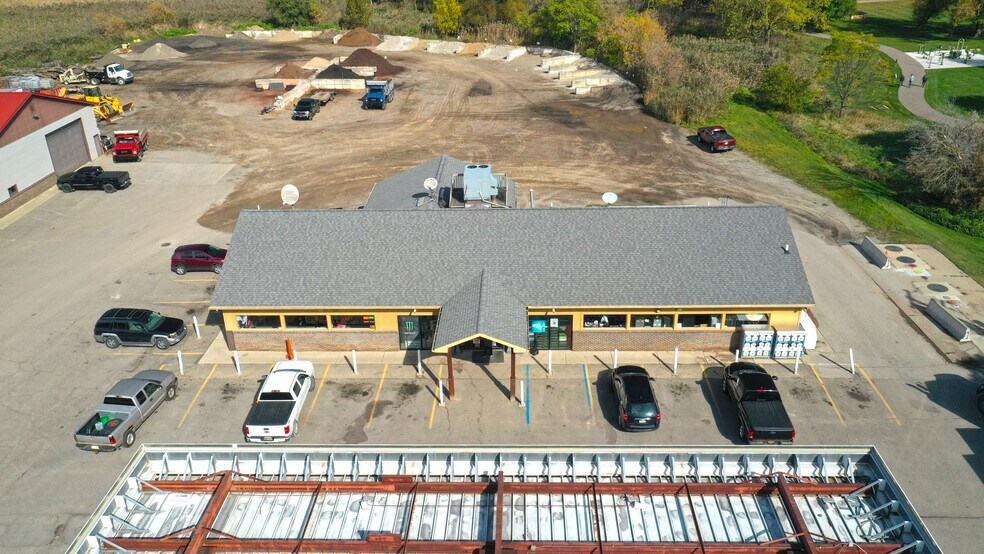 More Photos Of 390 W Main St, Stockbridge Service Station For Sale