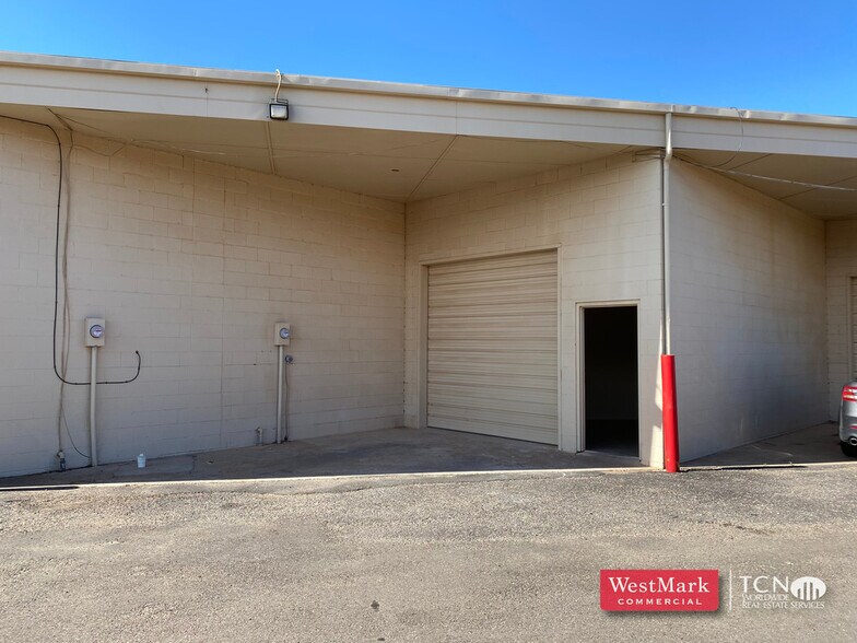 More Photos Of 5760 40th St, Lubbock Office For Lease