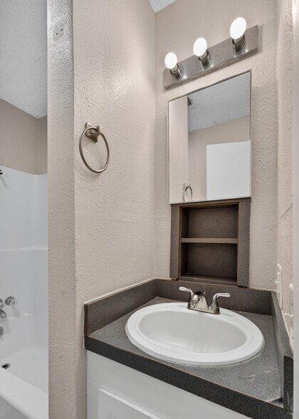 More Photos Of 505 Bub Hayner Rd, Karnack Apartments For Sale