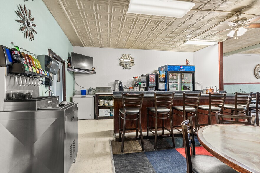 More Photos Of 6569 Cameron Ave, Vesper Restaurant For Sale