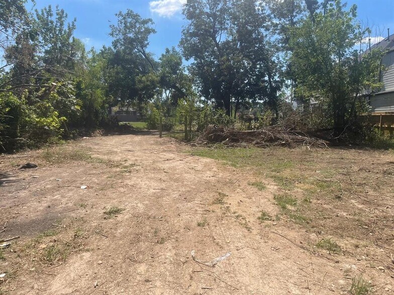 More Photos Of 2602 Paul Quinn St, Houston Land For Sale