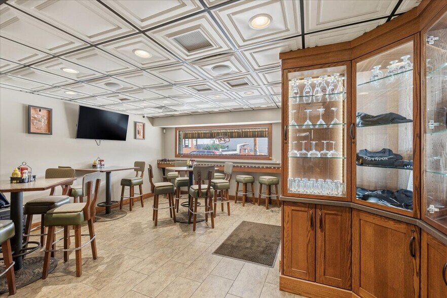 More Photos Of 318 New York Ave, Rochester Sports And Entertainment For Sale