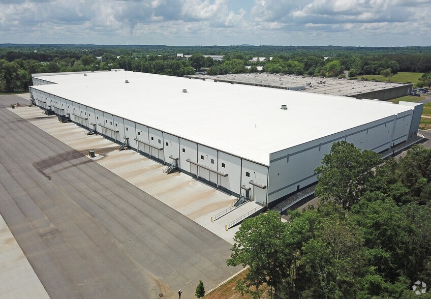 More Photos Of 11201 Ed Brown Rd, Charlotte Warehouse For Lease