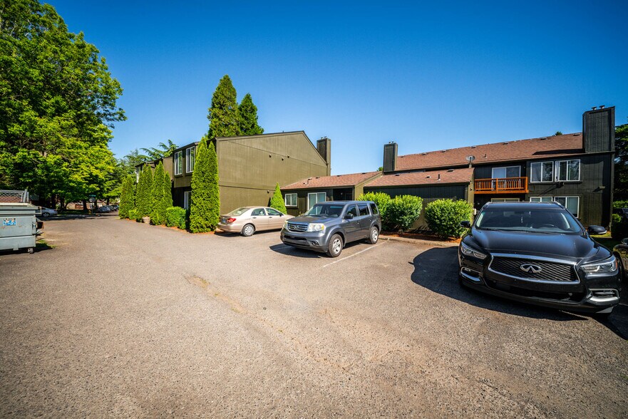More Photos Of 1046 NE 17th Ave, Hillsboro Apartments For Sale