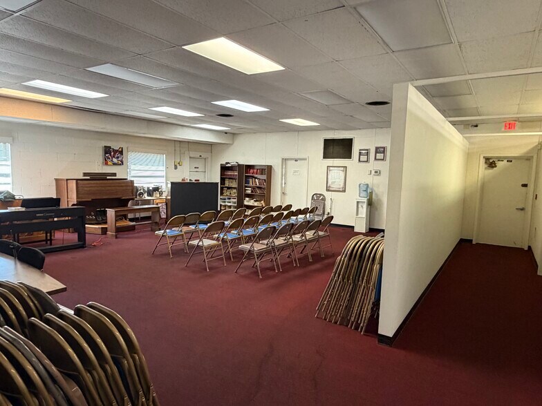 More Photos Of 3015 Earl Pl NE, Washington Office For Lease