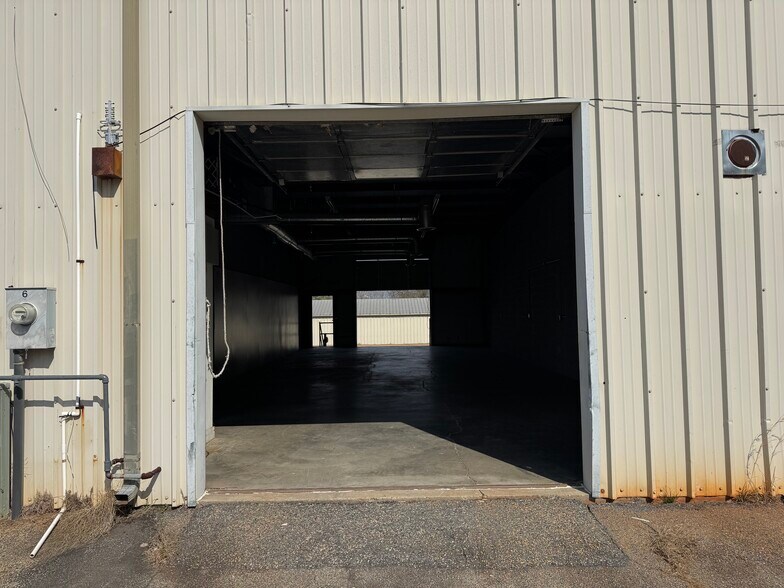 More Photos Of 114 Ryder Ln, Anderson Warehouse For Lease