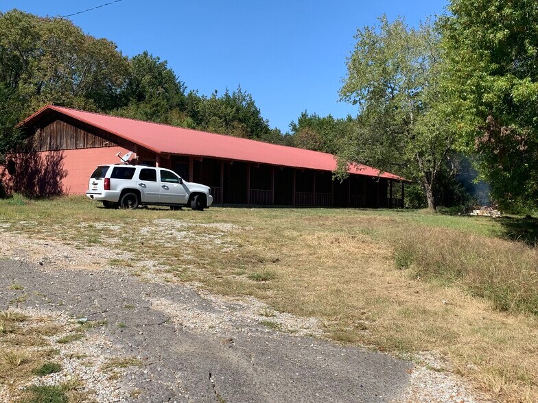 More Photos Of 8804 Warsaw Road 85, Aliceville Loft Creative Space For Sale