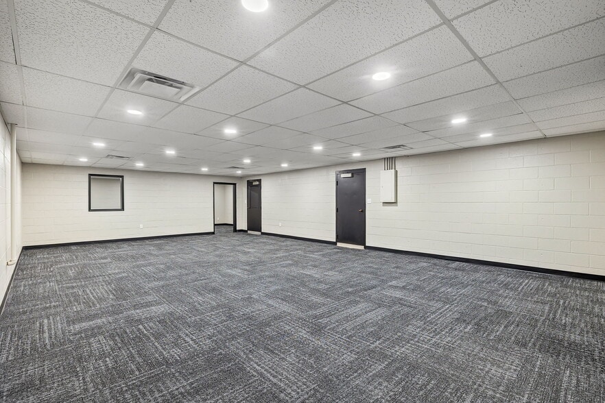 More Photos Of 1401 S Choctaw Ave, El Reno Flex For Lease