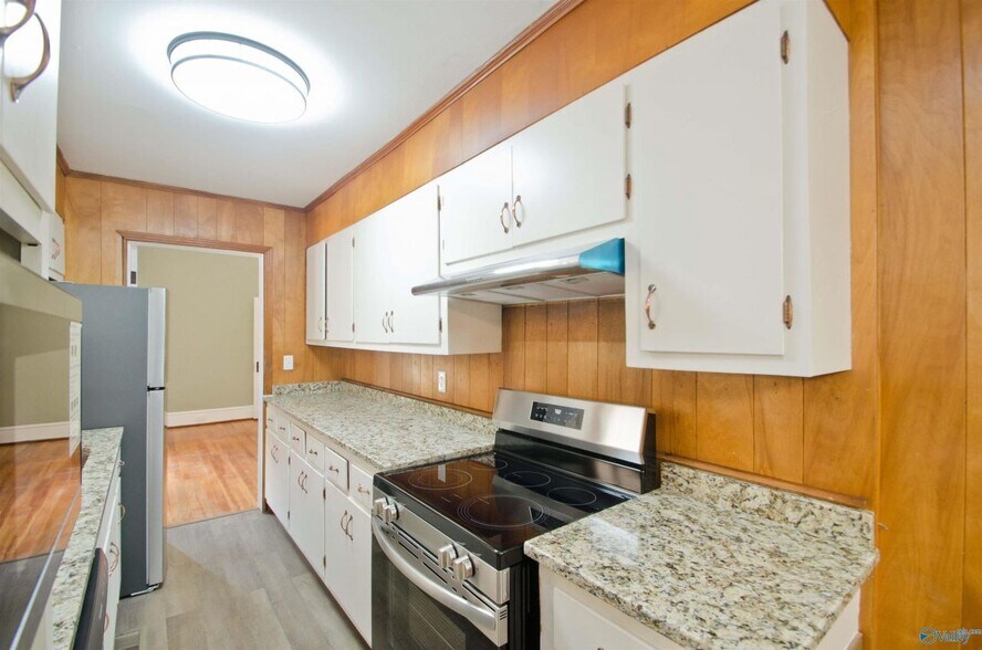 More Photos Of 106 S Houston St, Athens Office For Sale